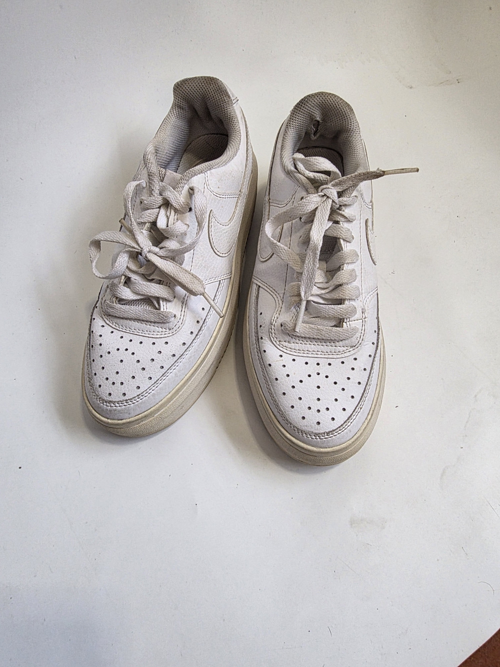 Nike Women's White Cream Low-Top Sneakers Size 7